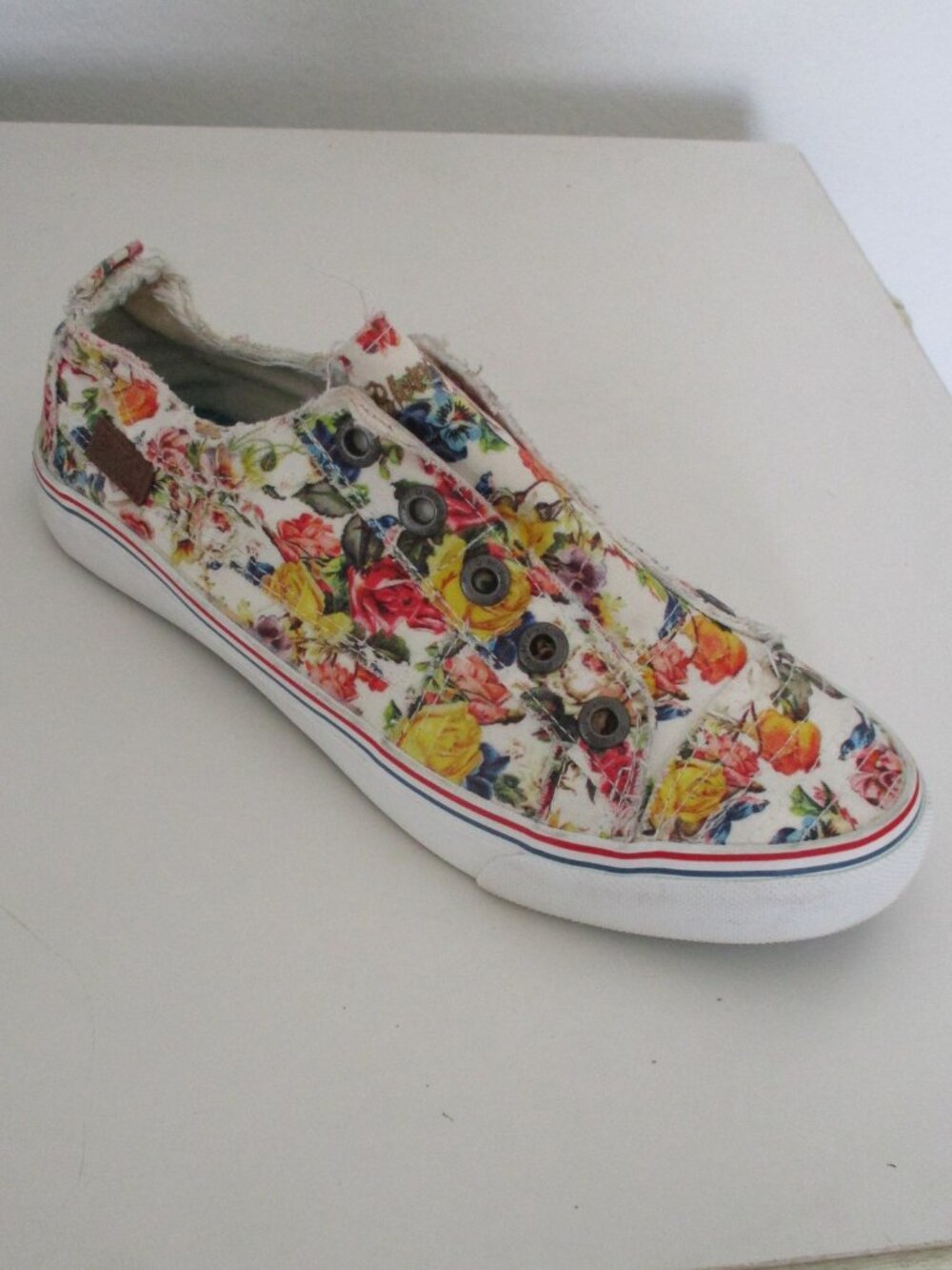 Blowfish Malibu Womens Multicolor Floral Flat Fashion Sneaker - Size 9M